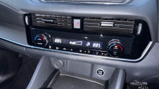 Nissan Qashqai 1.3 DiG-T MH Acenta Premium 5dr Petrol Hatchback